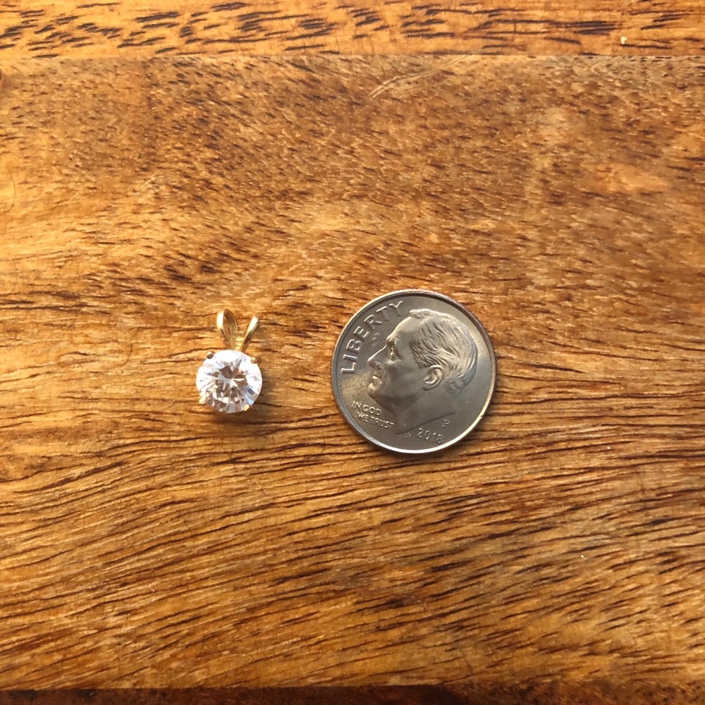 Solitaire Pendant - Picture 3 of 4